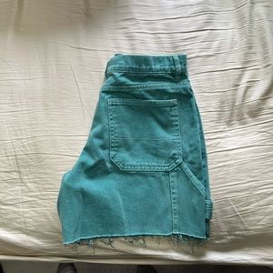 Teal/ green cargo shorts. Very soft and great for summer. Size medium